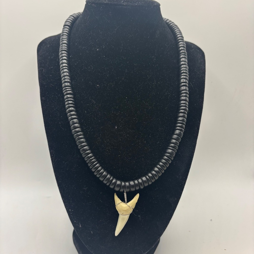 Vintage Shark Tooth Necklace Black Wood Horn Beads Tribal Surf Boho‎ Pendant